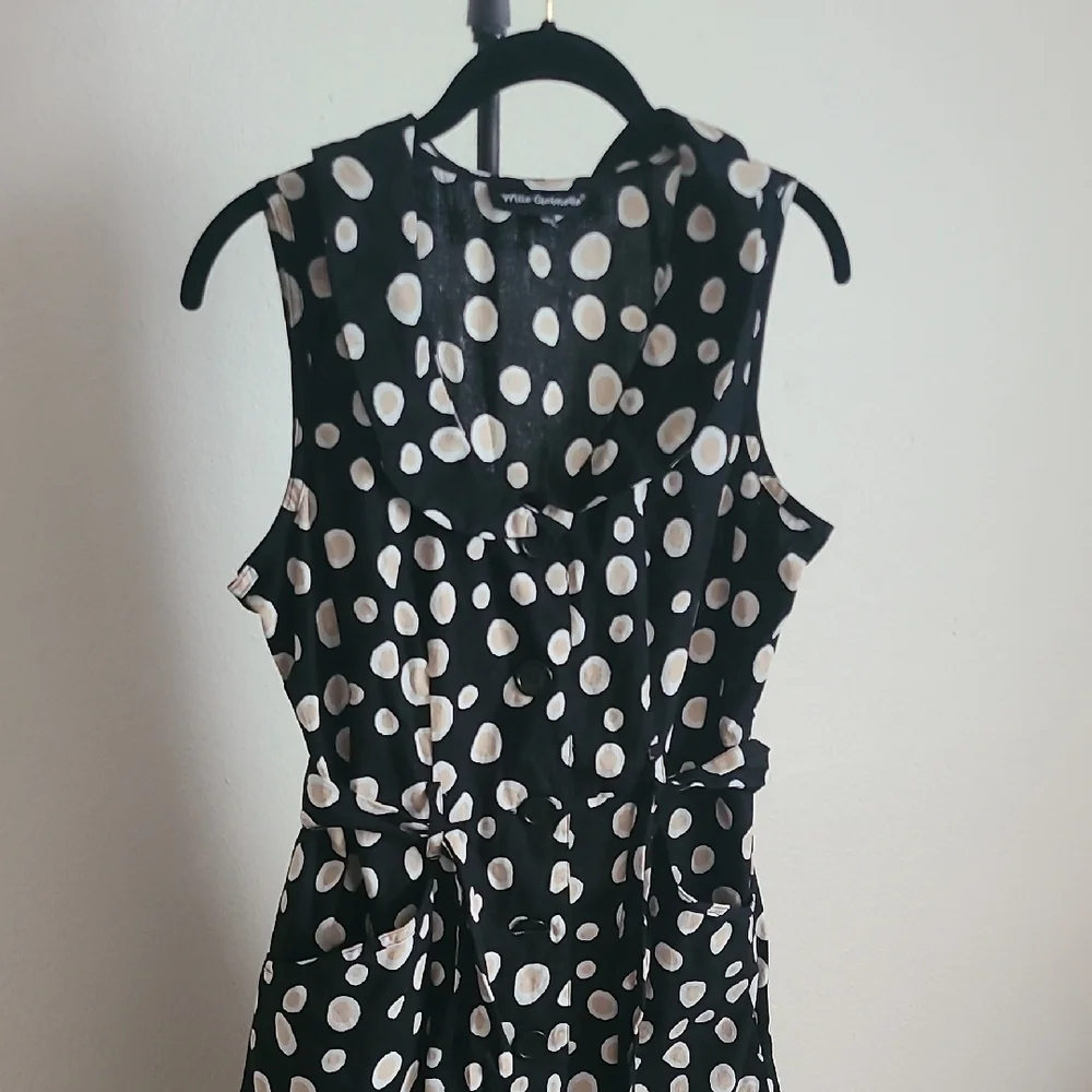 Black With White Polka Dot Sleeveless Women's Dress With Pockets! - Picture 6 of 6
